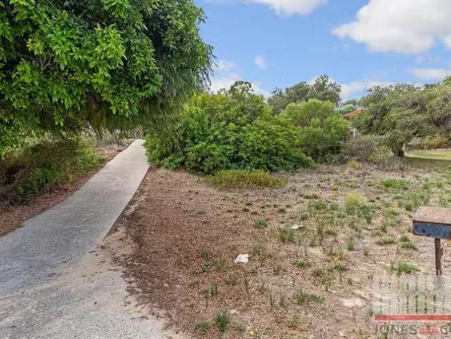Deal! 12 Chrisp Place, Yanchep, WA 6035