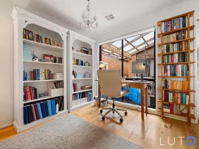 Cozy 12 Enright Crescent, Florey, ACT 2615