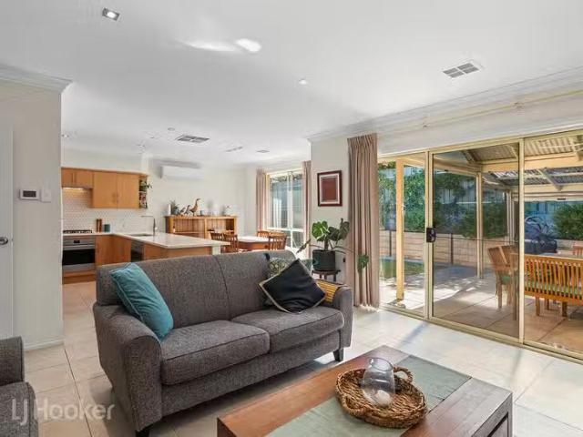 Cozy 12 Pineview Court, Walkley Heights, SA 5098