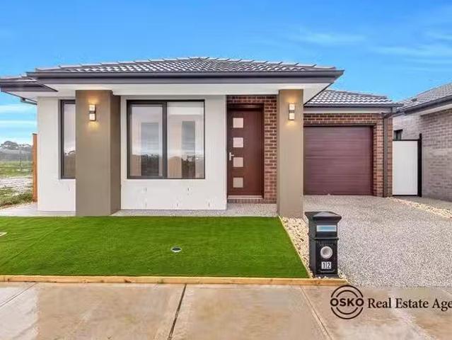 Deal! 12 Steer Street, Werribee, VIC 3030