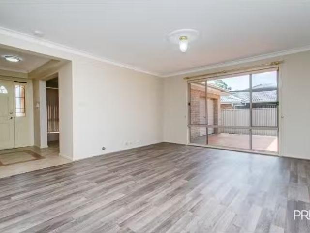 Cozy 12 Summer Rd, Faulconbridge House for rent Listed by Jil.