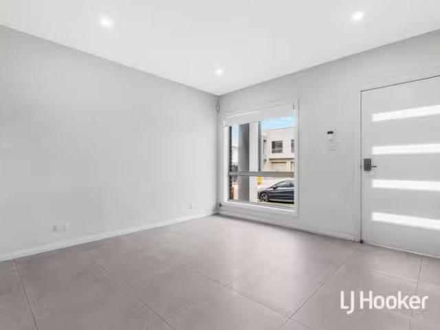 Rental! 12 Talland Street, Riverstone NSW 2765