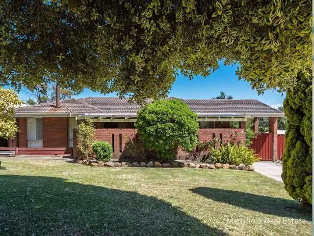 Nice 12 Trimmer Road, Spencer Park, WA 6330
