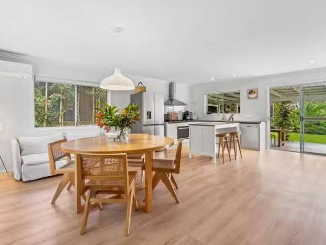 Rental! 12 Warrigal Crescent, ASHMORE, QLD 4214 House for Rent