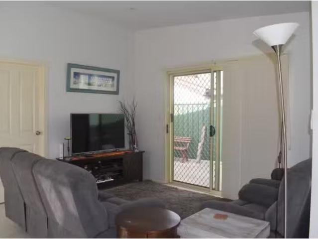 Unique 12A Webb Place, Blackett House for rent Listed by Elit.