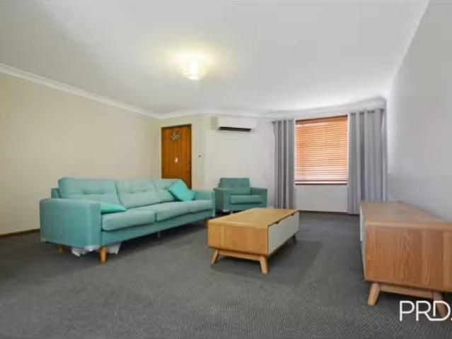 Nice 12A Leonay Parade, Leonay House for rent Listed by Aleis.