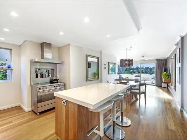 Deal! 1/30 Drummoyne Avenue, Drummoyne Apartment for rent Lis.