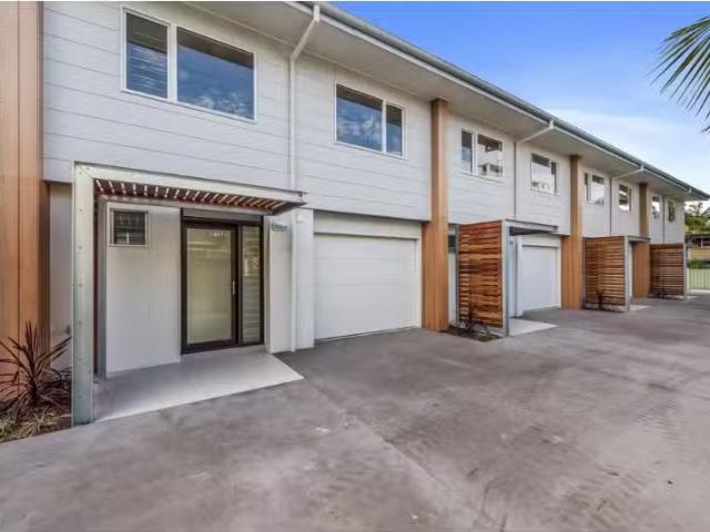 Unique 13/122 Park Beach Road, COFFS HARBOUR Townhouse for ren.