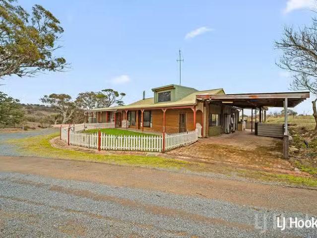 Nice 1312A Old Cooma Road, Googong, NSW 2620