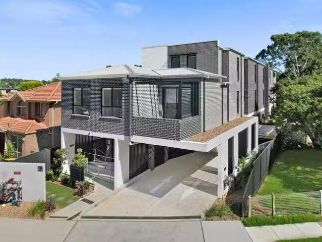 Cozy 13/16 Billabong Street, Pendle Hill, NSW 2145