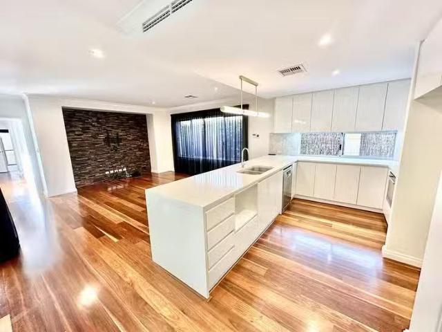 Nice 131 Darwin Terrace, Dudley Park, WA 6210