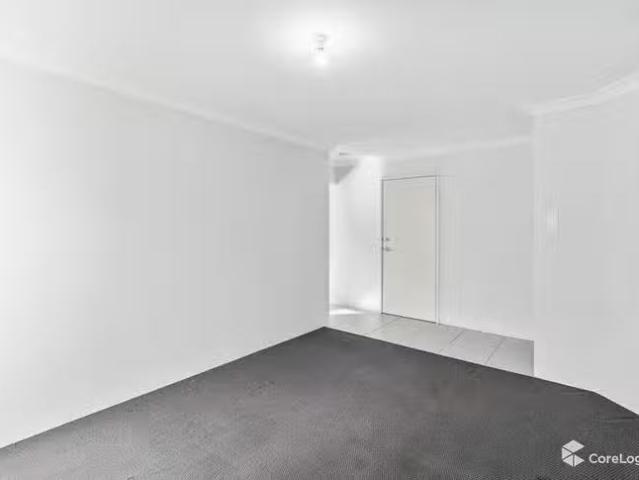 Cozy 1/34 Janselling Avenue, Ellenbrook, WA 6069