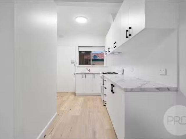 Cozy 1/34 Manoora Avenue, Mount Austin Apartment for rent Lis.