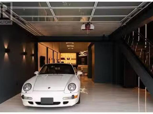 Just in! 136 13880 Wireless Way, Richmond, BC, V6V 0A3 comme.