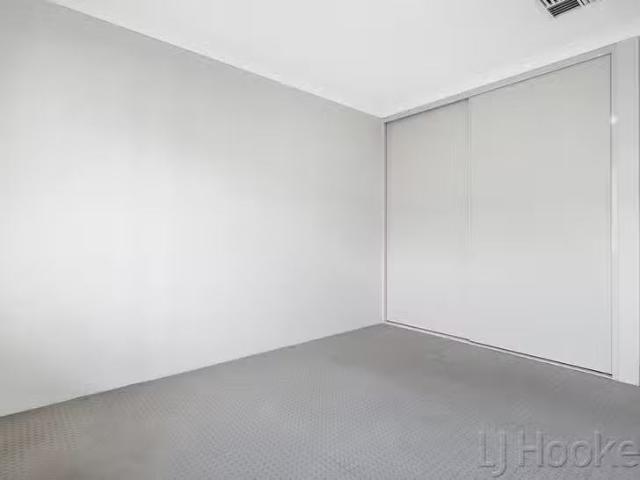 Cozy 13/6 Chipping Crescent, Butler, WA 6036