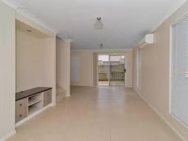 Charming 1/373 Greenwattle Street, Wilsonton, QLD 4350