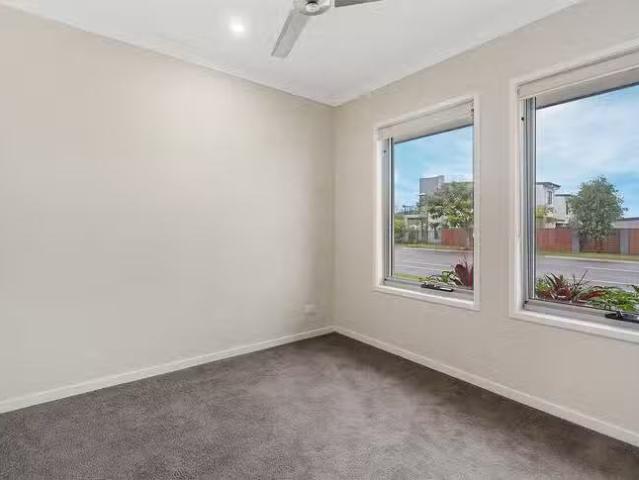 Deal! 138 Greenview Avenue, South Ripley, QLD 4306