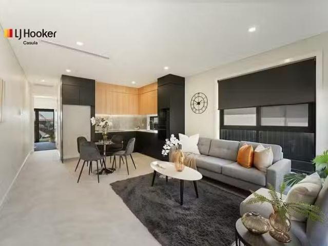 Nice 1/39B Quarry Road, Bossley Park, NSW 2176
