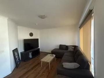 Unique 1/3 Nanworen Crescent, Bell Park, VIC 3215
