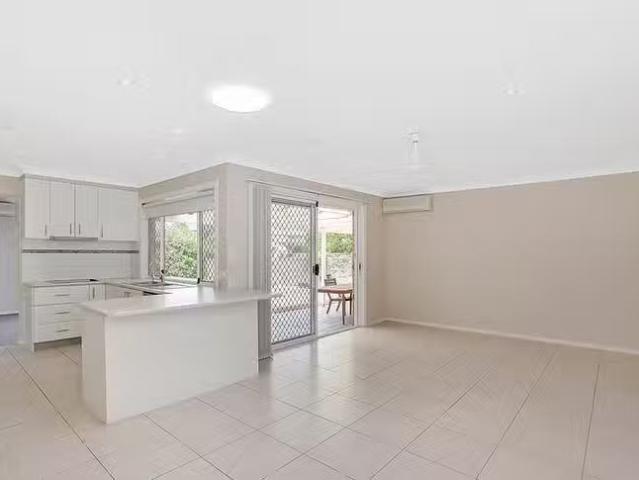 Rental! 13 Antigua Way, Clear Island Waters, QLD 4226