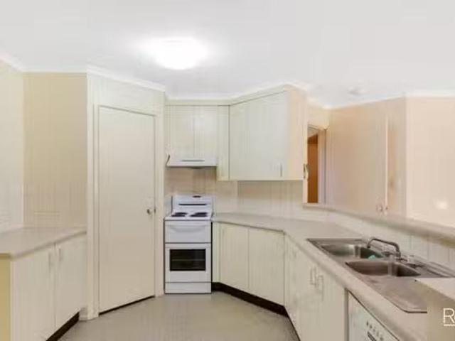 Unique 13 Bernborough Court, Glenvale, QLD 4350
