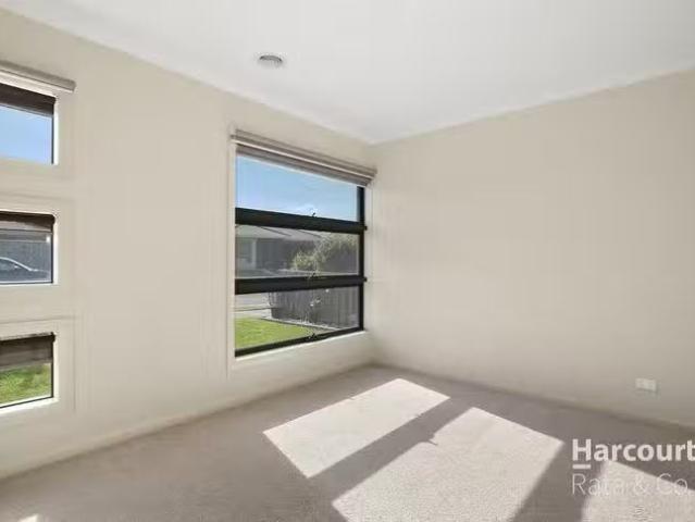 Cozy 13 Crathes Avenue, Wollert, VIC 3750