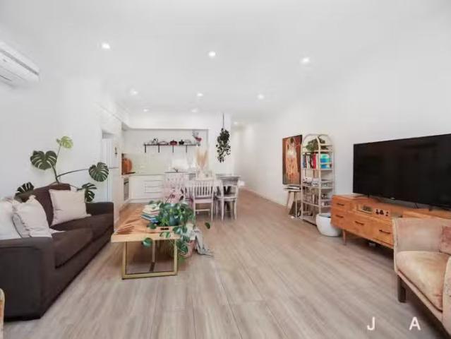 Nice 13B Thomson Street, Sunshine VIC 3020