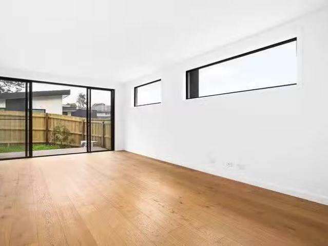 For Rent! 1 & 2/19 Inverness Street, Clarinda, VIC 3169