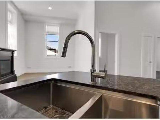 Charming 1 93 Bruce Street, Waterford, ON, N0E 1Y0 lease for.