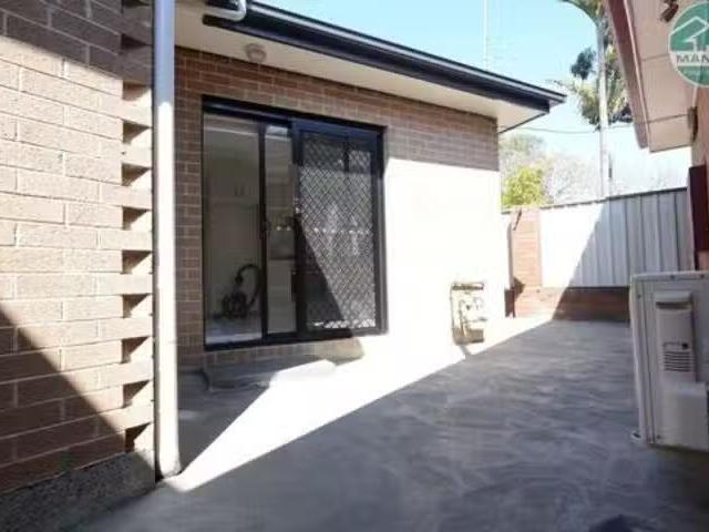 Charming 1 Central Road, Beverly Hills, NSW 2209