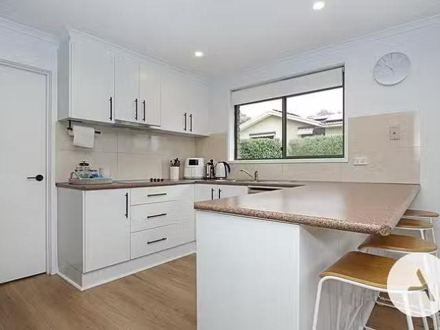 Deal! 1 Armytage Circuit, Kambah, ACT 2902