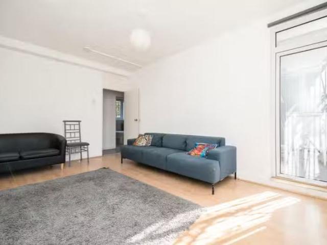 Charming 1 BA 3 bedroom maisonette for rent in Canrobert Stree.
