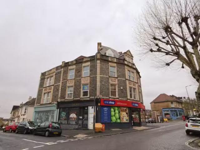 Cozy 1 BA 3 bedroom apartment for rent in Top Floor Flat, 2 Ha.
