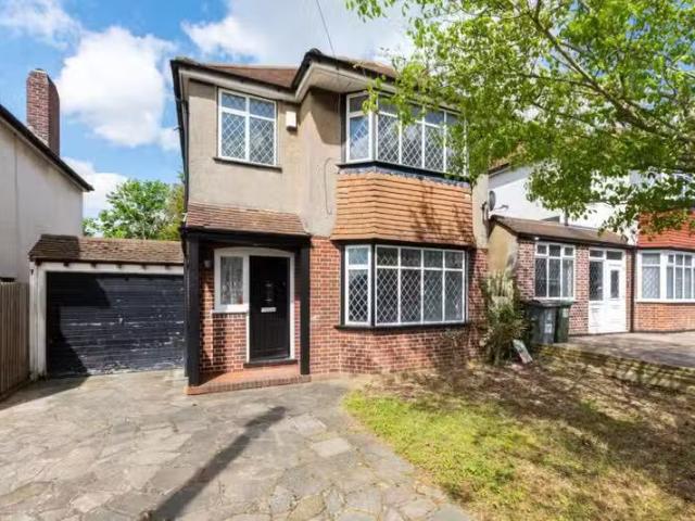 New 1 BA 3 bedroom detached house for rent in Lancing Road, Or.