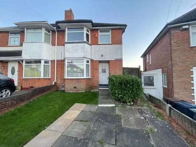 Charming 1 BA 3 bedroom detached house for rent in Worlds End.