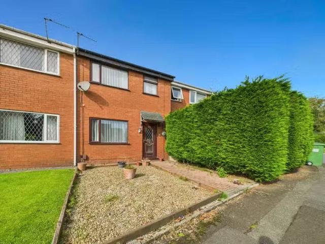 Deal! 1 BA 3 bedroom end of terrace house for rent in Lower So.