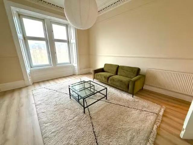 For Rent! 1 BA 3 bedroom flat for rent in 3/1 350 Allison Stre.