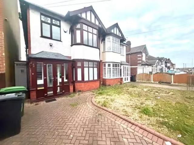 For Rent! 1 BA 3 bedroom house for rent in Hill Top, West Brom.