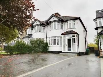 Just in! 1 BA 3 bedroom semi detached house for rent in Goodha.