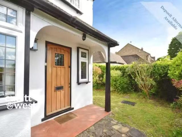 Deal! 1 BA 3 bedroom semi detached house for rent in Graham Ro.