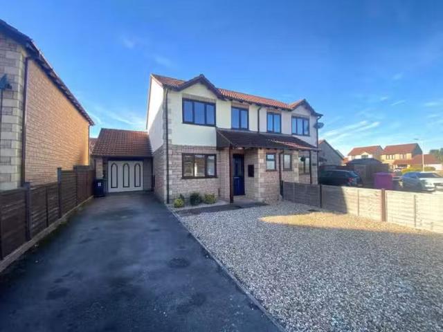 For Rent! 1 BA 3 bedroom semi detached house for rent in Hempi.