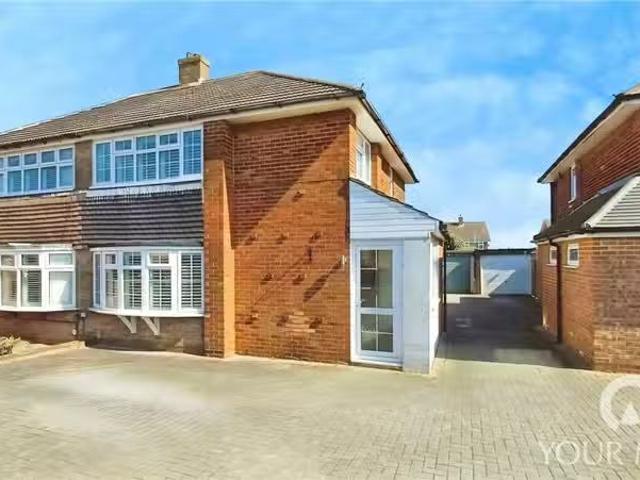 For Rent! 1 BA 3 bedroom semi detached house for rent in Imper.