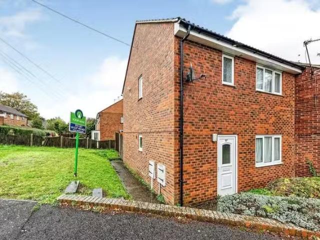 Charming 1 BA 3 bedroom semi detached house for rent in Shipma.