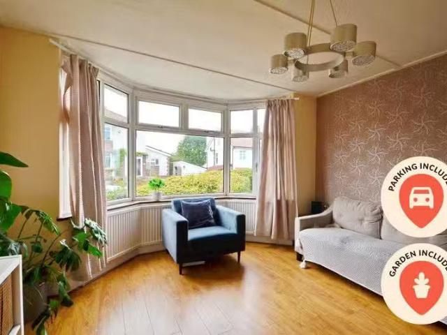 Just in! 1 BA 3 bedroom semi detached house for rent in The Cr.