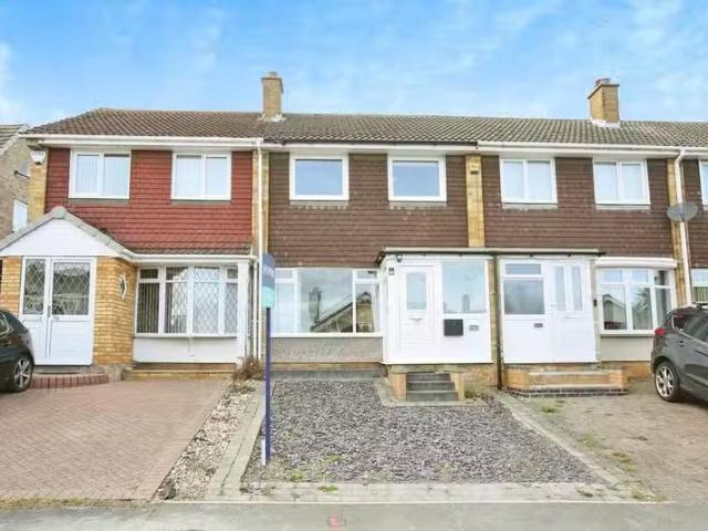 For Rent! 1 BA 3 bedroom terraced house for rent in Chaytor Ro.