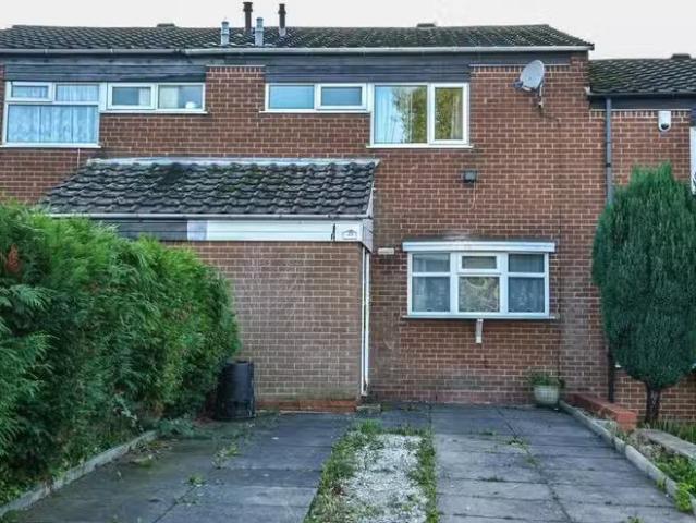 New 1 BA 3 bedroom terraced house for rent in Chip Close, King.