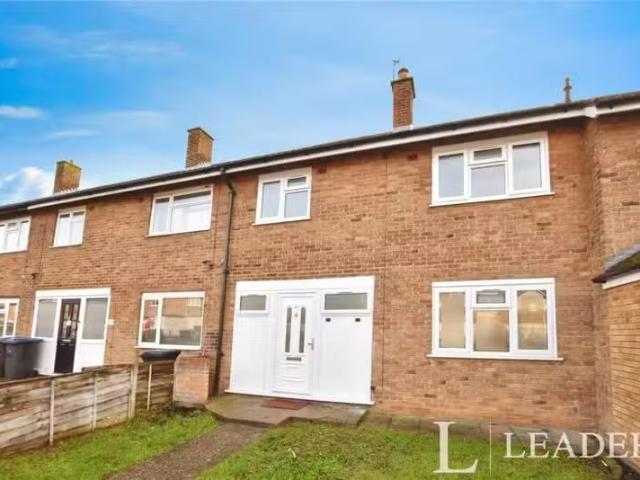 Nice 1 BA 3 bedroom terraced house for rent in Parsonage Leys.