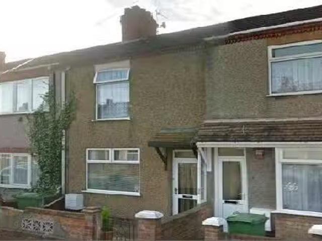 Deal! 1 BA 3 bedroom terraced house for rent in Susinteraction.