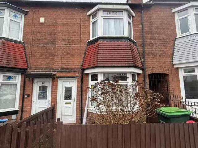 Deal! 1 BA 3 bedroom terraced house for rent in Talbot Road, S.