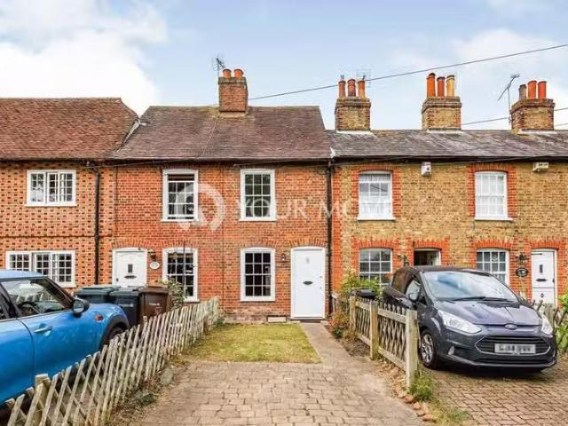Nice 1 BA 3 bedroom terraced house for rent in Tanyard Hill, S.